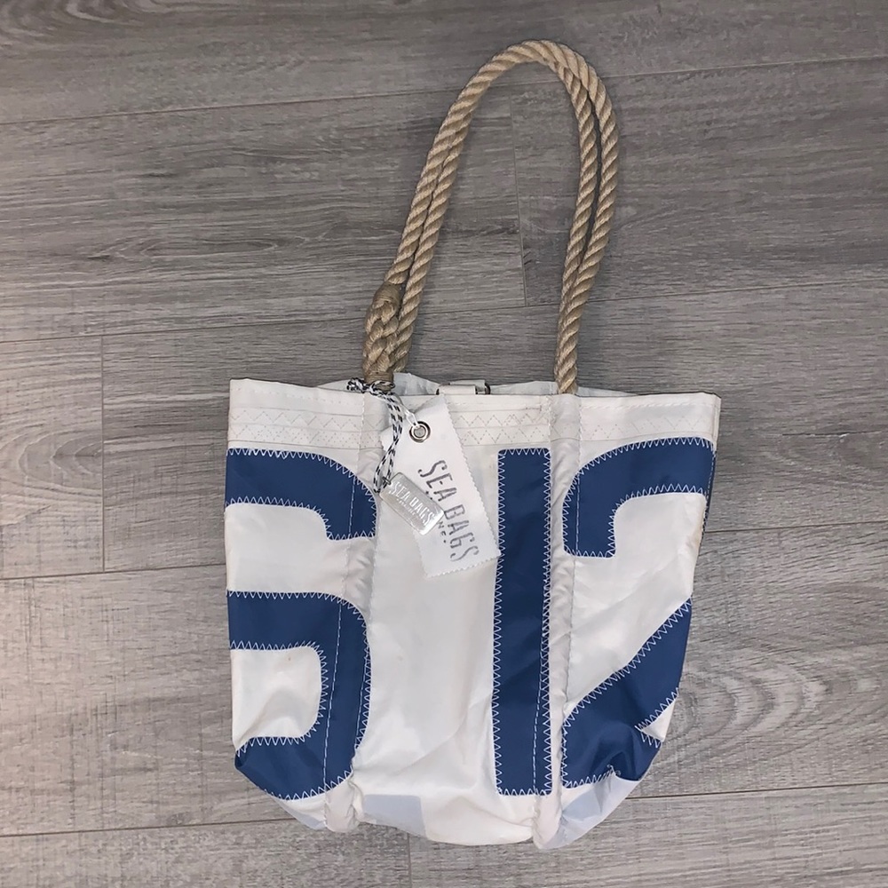 Women’s Sea Bags.